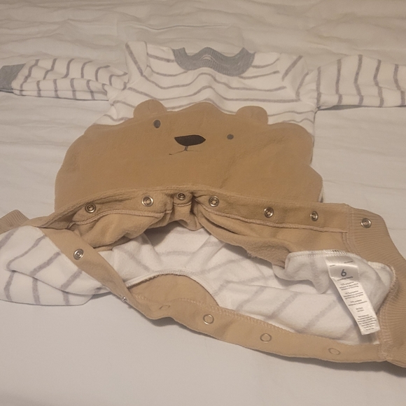 Carter's bear bodysuit - Picture 2 of 4